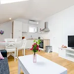 Orange Tree Apartment *