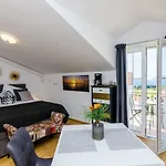 Apartment Orange Tree